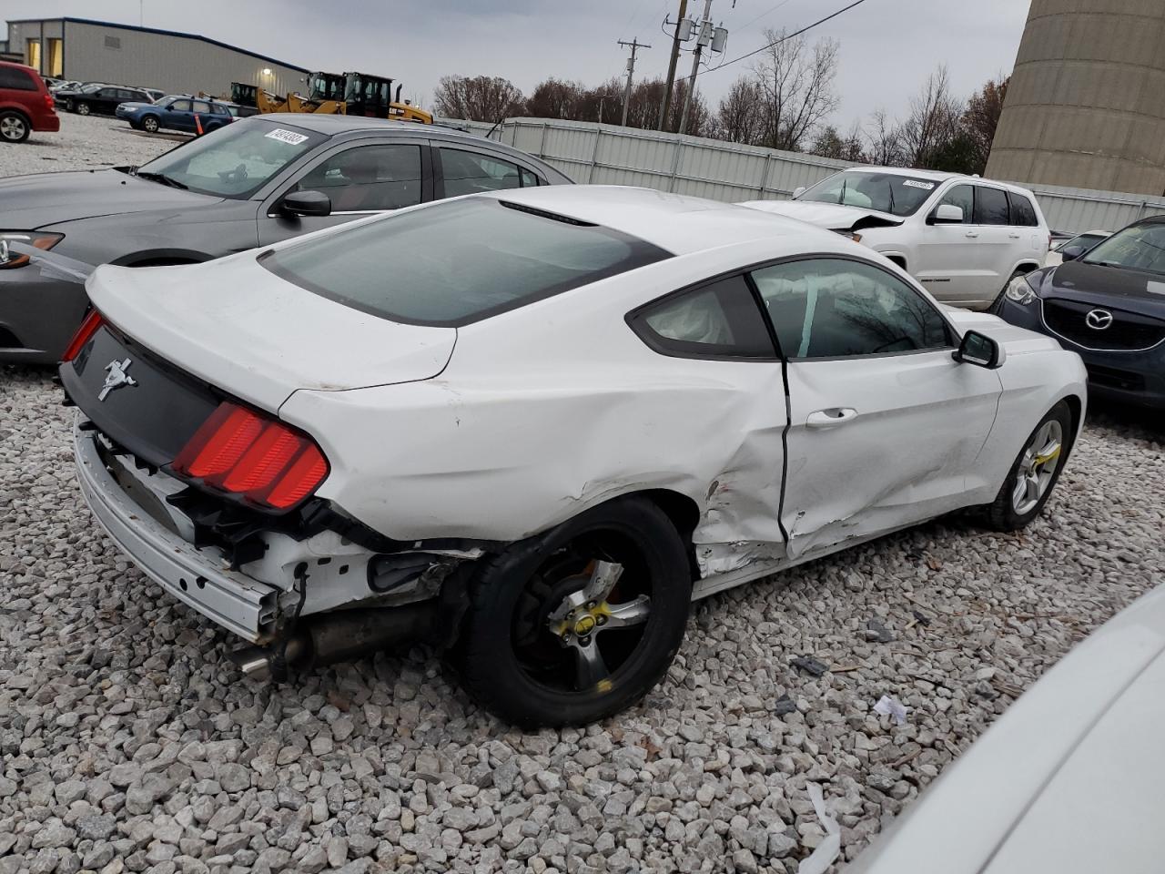2017 Ford Mustang - zdjęcie 3