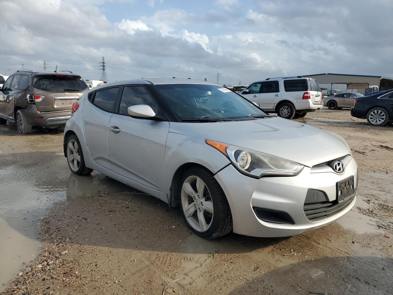 2013 Hyundai Veloster - zdjęcie 4