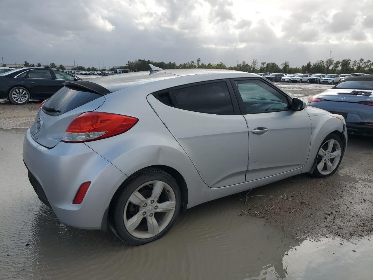 2013 Hyundai Veloster - zdjęcie 3