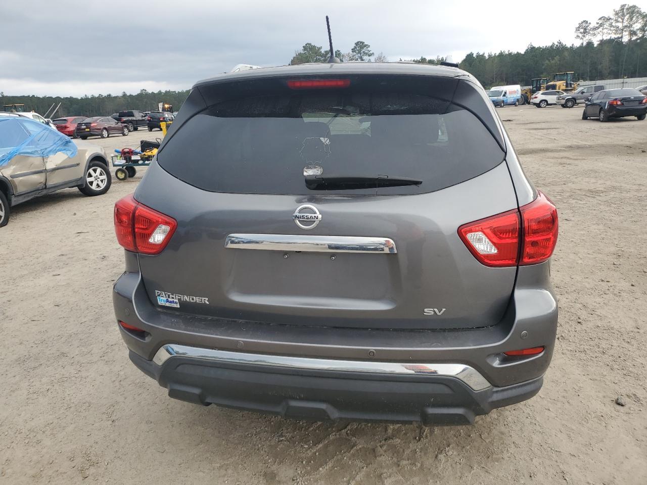 2018 Nissan Pathfinder Sv - zdjęcie 6