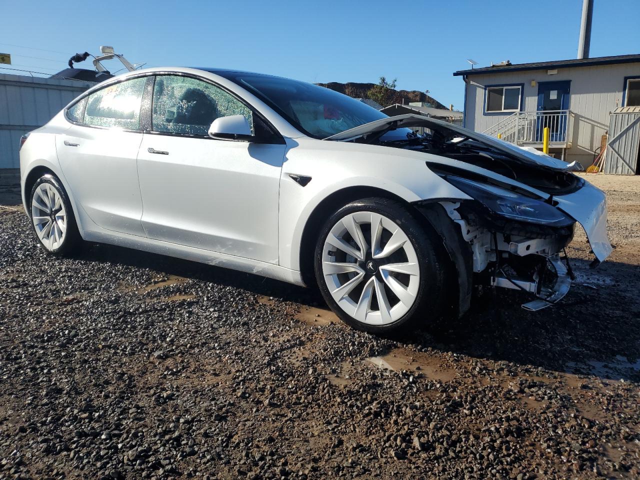 2022 Tesla Model 3 - zdjęcie 4