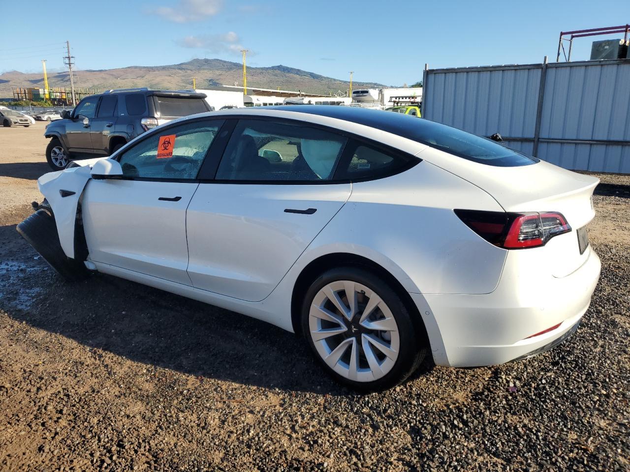 2022 Tesla Model 3 - zdjęcie 2