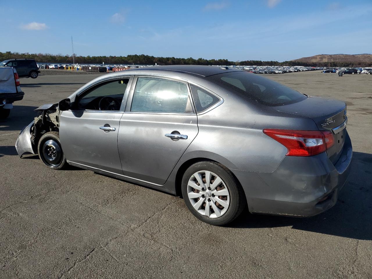 2017 Nissan Sentra S - zdjęcie 2