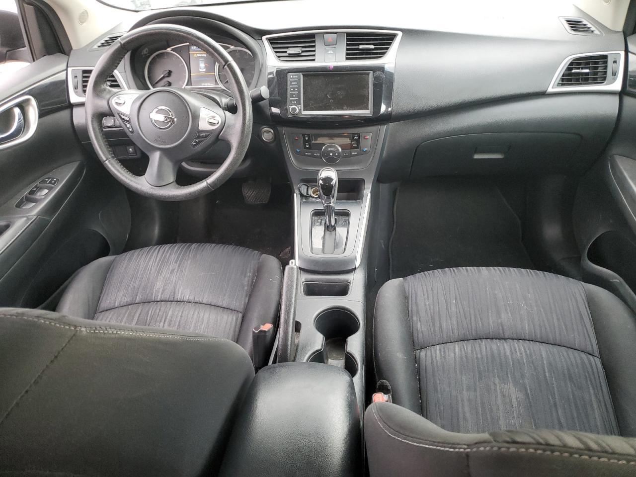 2019 Nissan Sentra S - zdjęcie 8