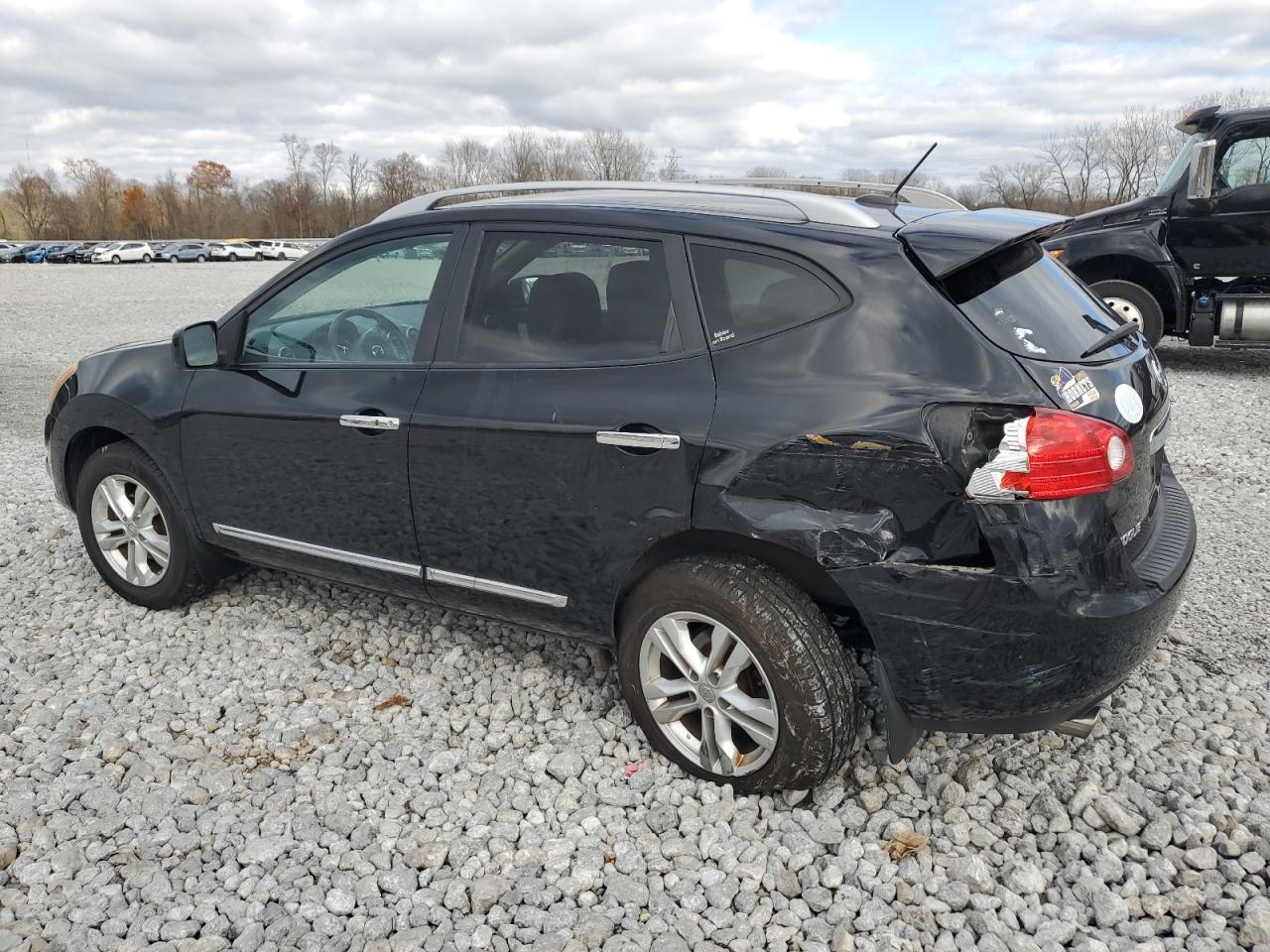 2013 Nissan Rogue S - zdjęcie 2