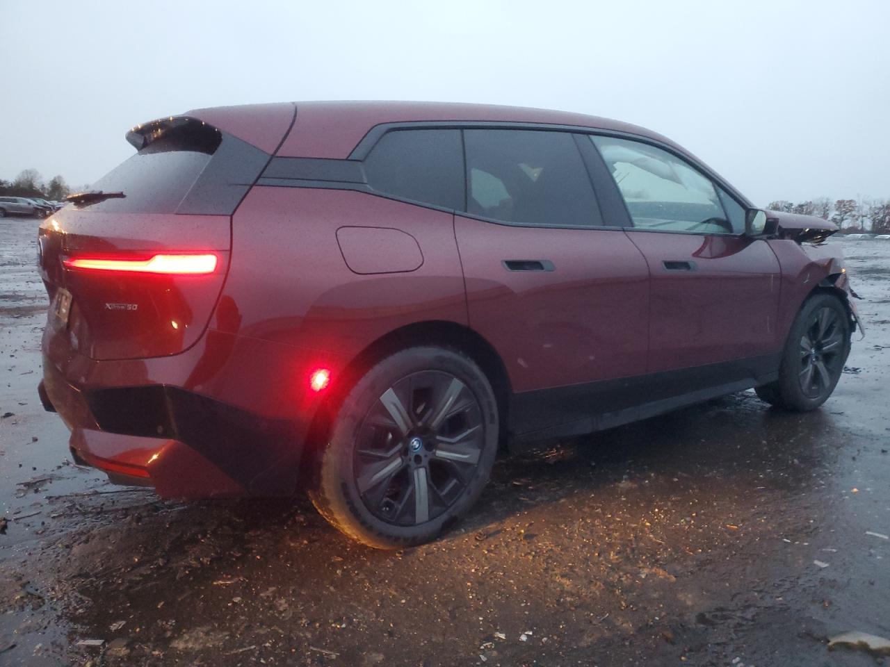 2024 BMW Ix xDrive50 - zdjęcie 3