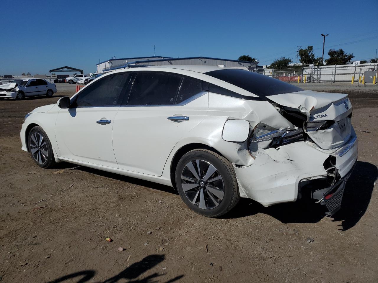 2021 Nissan Altima Sl - zdjęcie 2