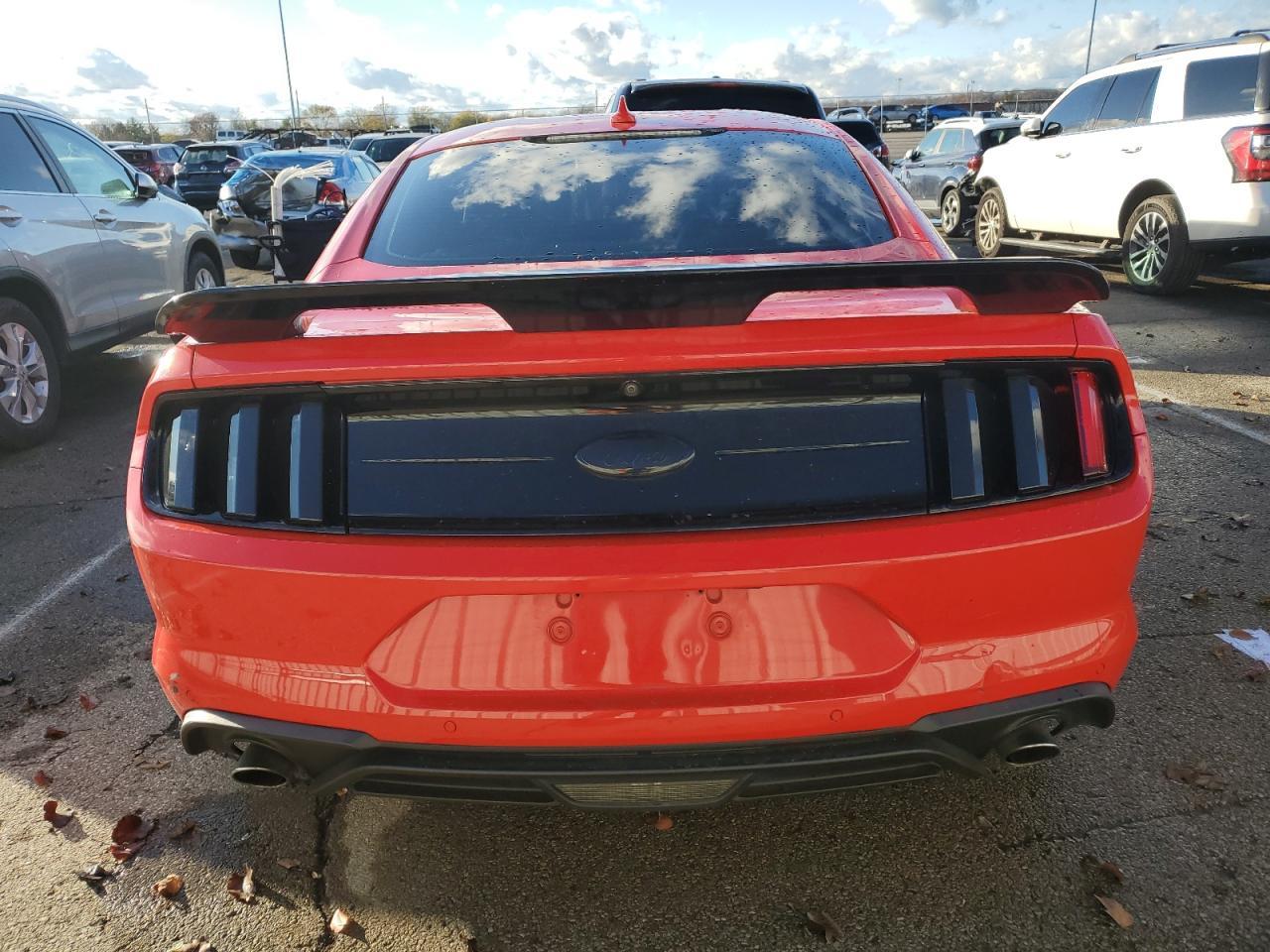 2020 Ford Mustang - zdjęcie 6