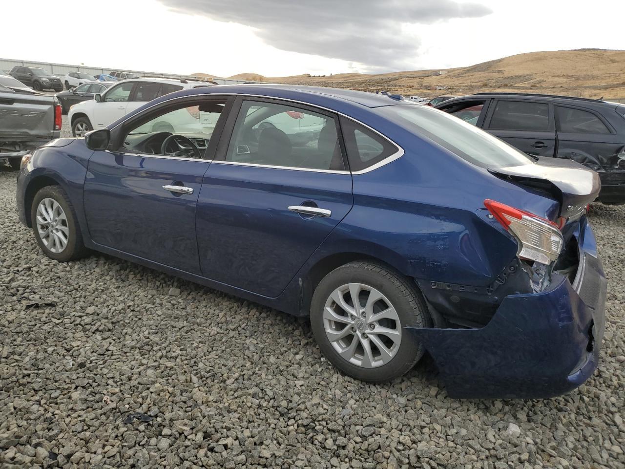 2019 Nissan Sentra S - zdjęcie 2