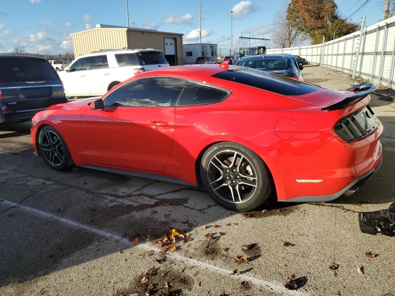 2020 Ford Mustang - zdjęcie 2