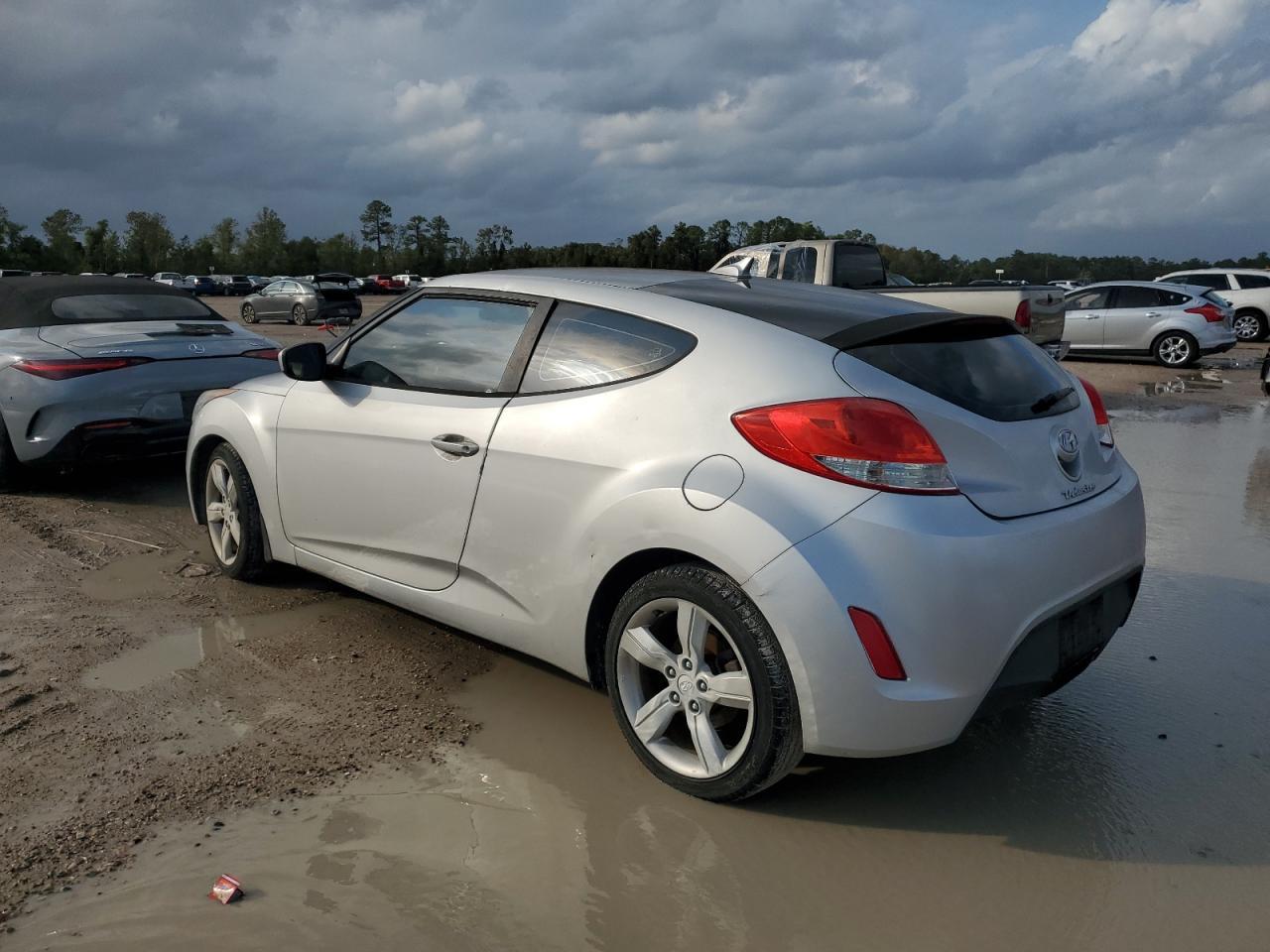 2013 Hyundai Veloster - zdjęcie 2