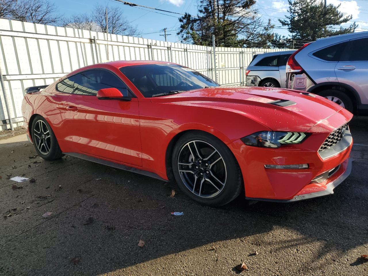 2020 Ford Mustang - zdjęcie 4