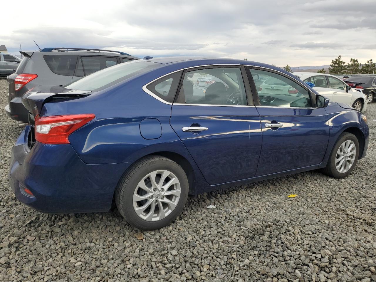 2019 Nissan Sentra S - zdjęcie 3