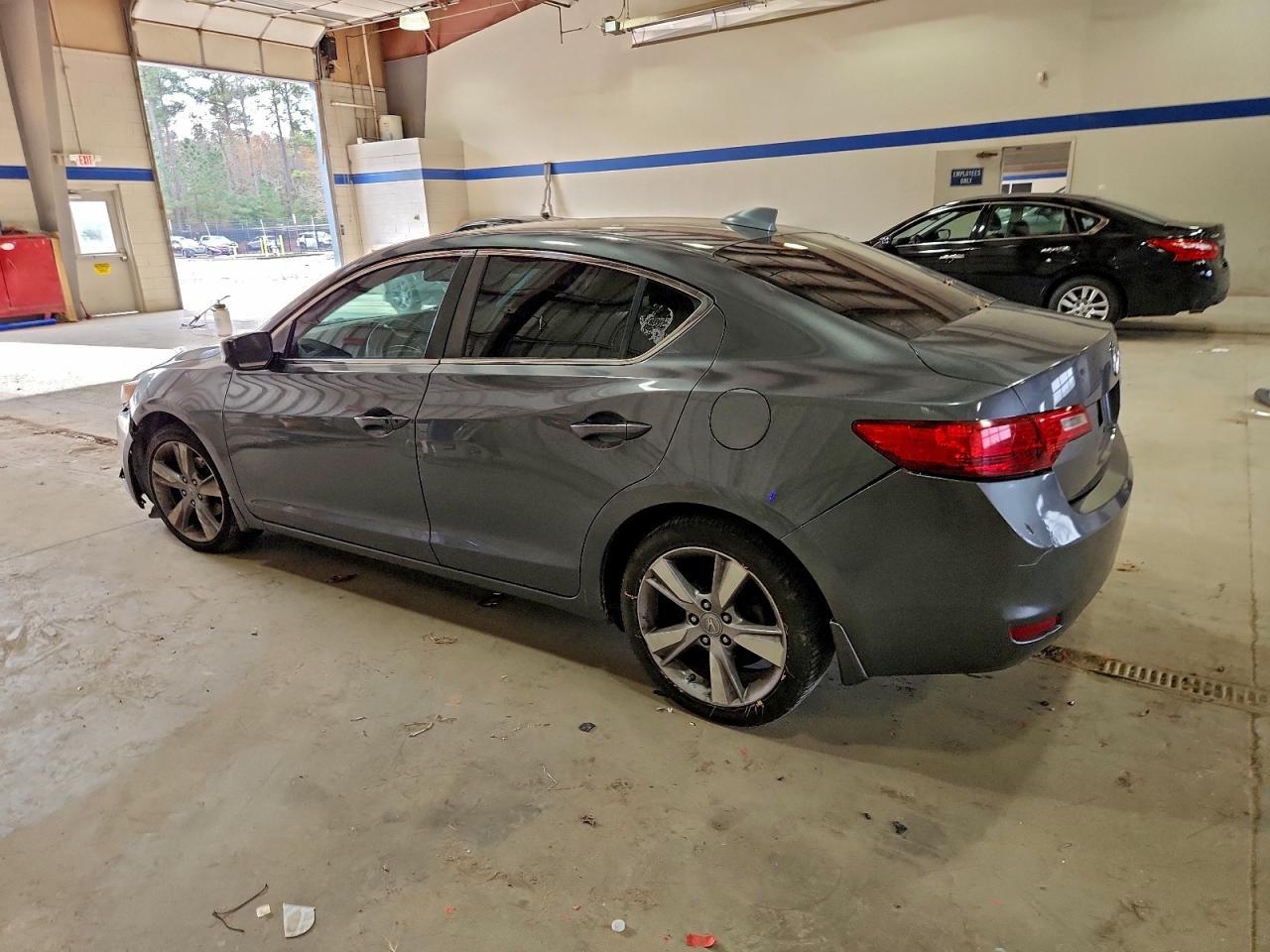 2013 Acura ILX - zdjęcie 2