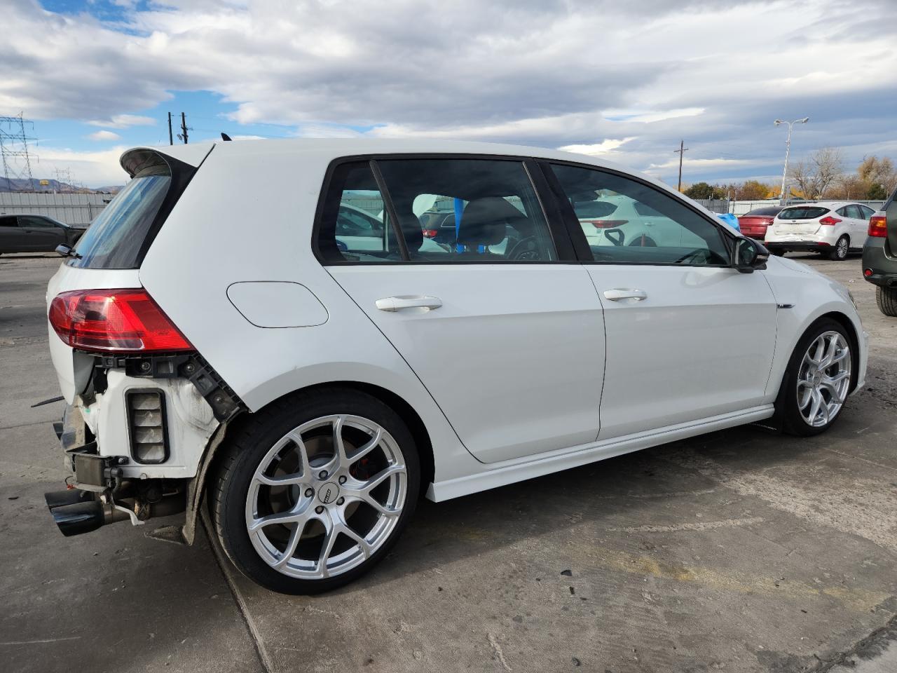 2016 Volkswagen Golf R - zdjęcie 3