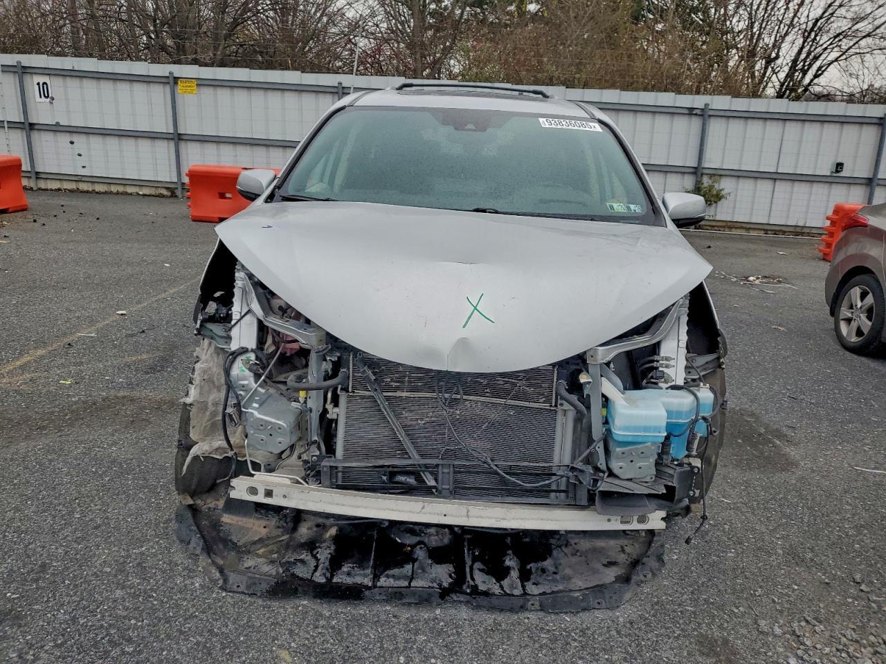 2022 Toyota Sienna - zdjęcie 5