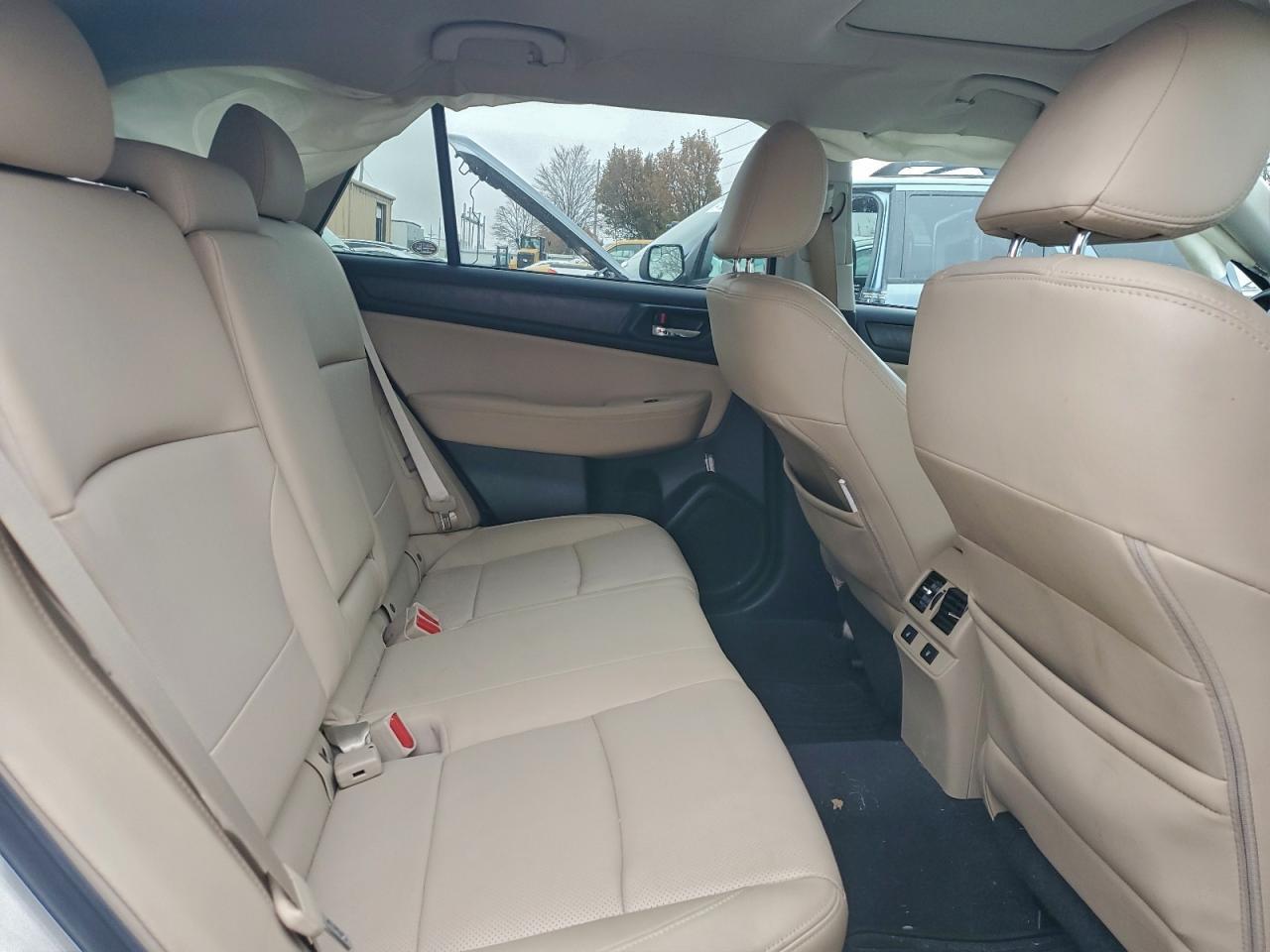2015 Subaru Outback - zdjęcie 11