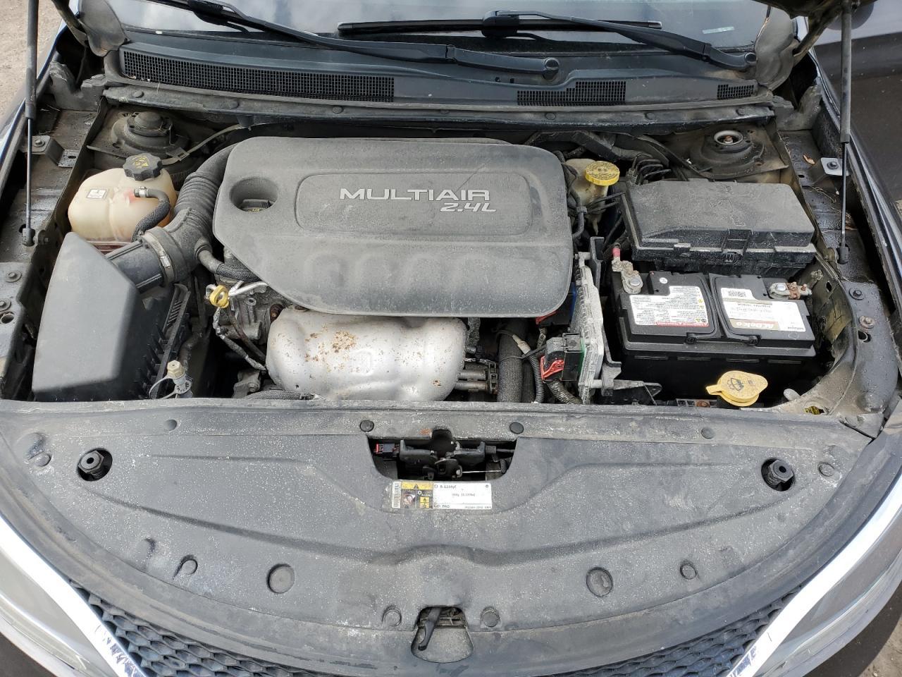 2015 Chrysler 200 - zdjęcie 11