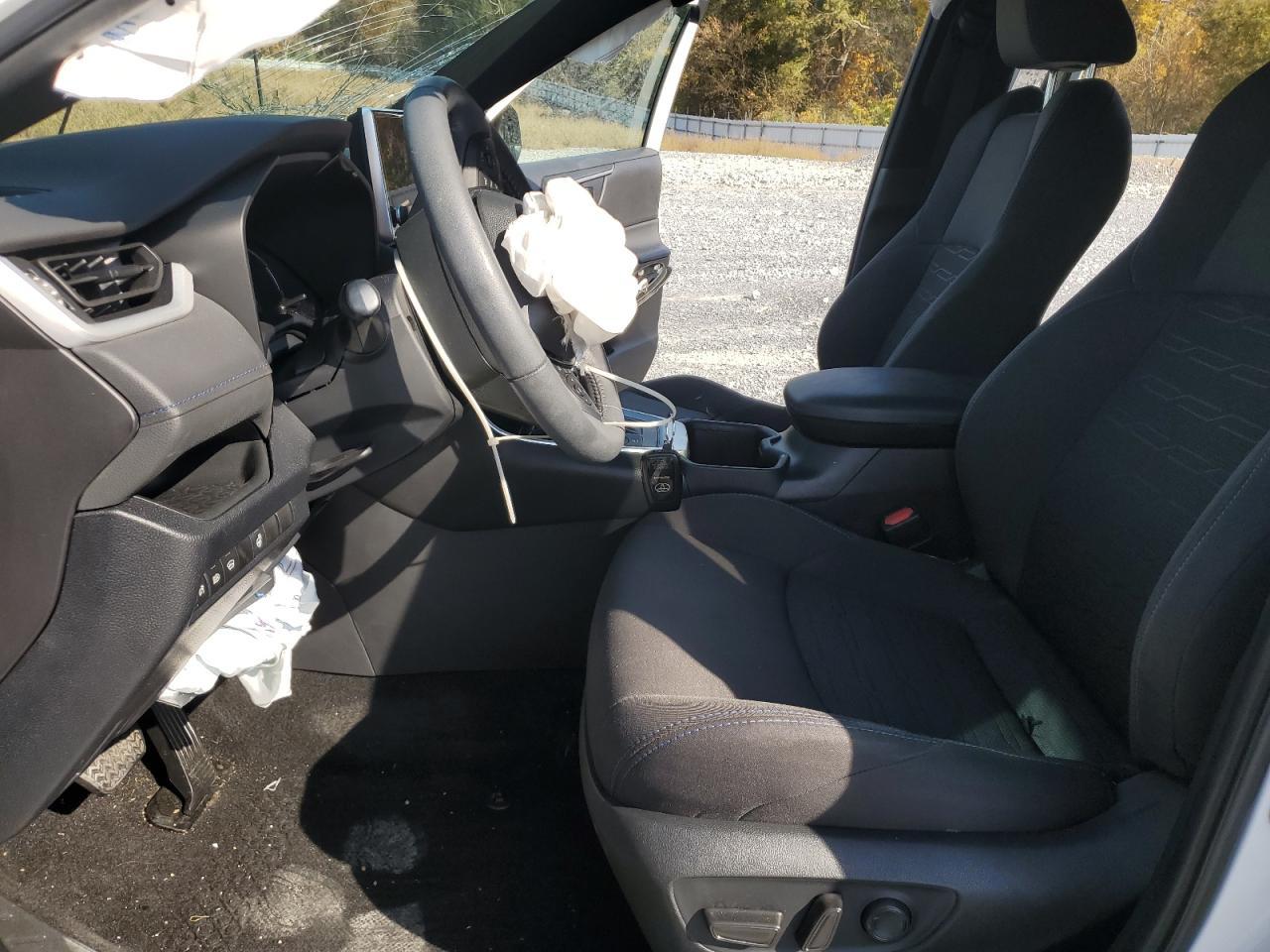 2023 Toyota RAV 4 - zdjęcie 7