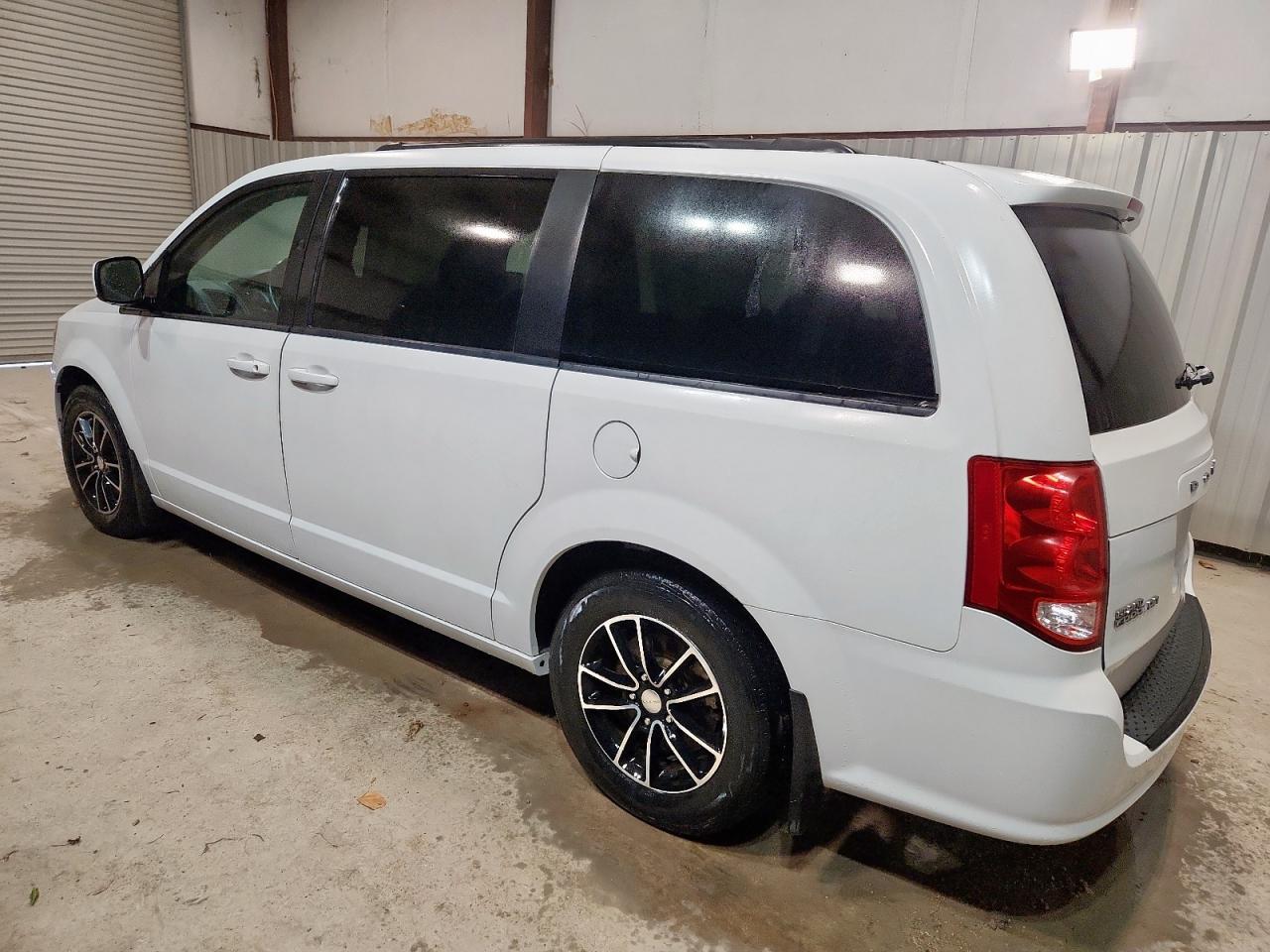 2018 Dodge Caravan - zdjęcie 2
