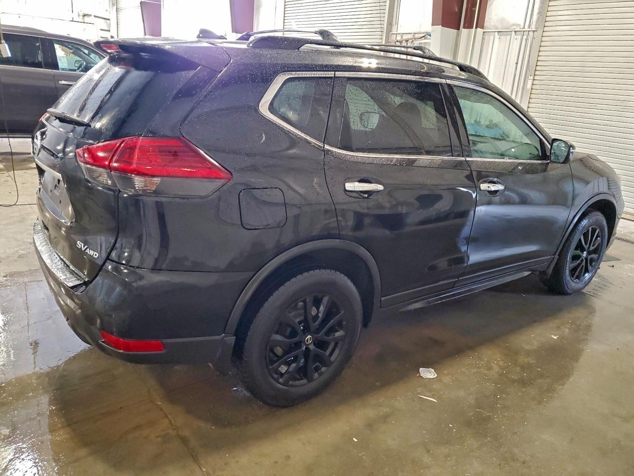 2017 Nissan Rogue - zdjęcie 3
