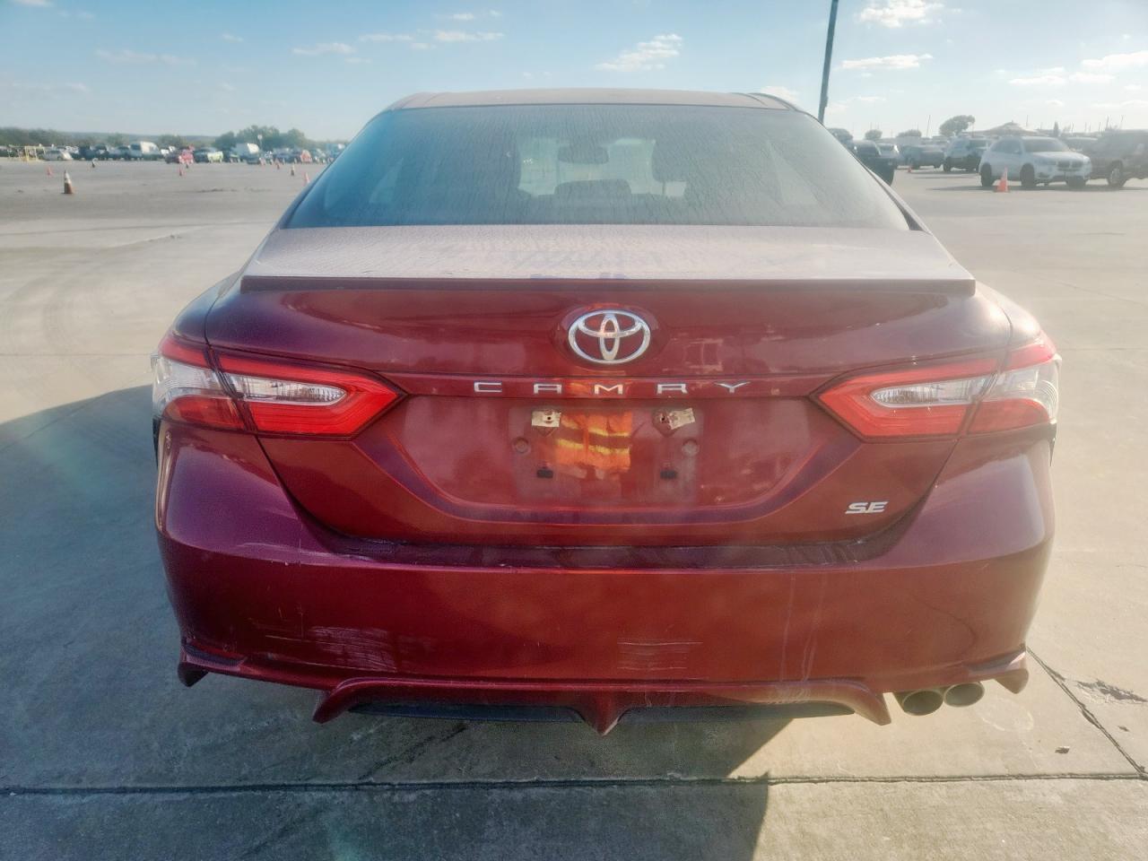 2018 Toyota Camry - zdjęcie 6