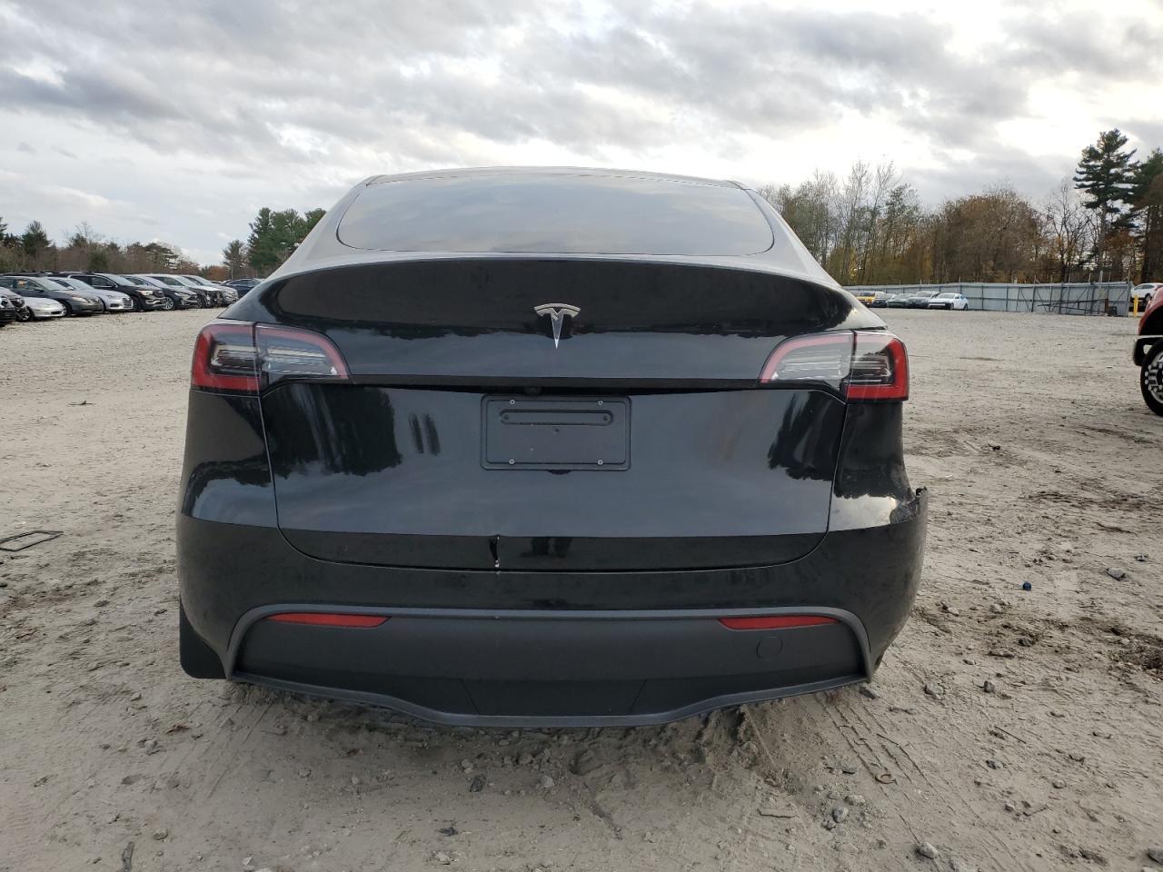 2024 Tesla Model Y - zdjęcie 6
