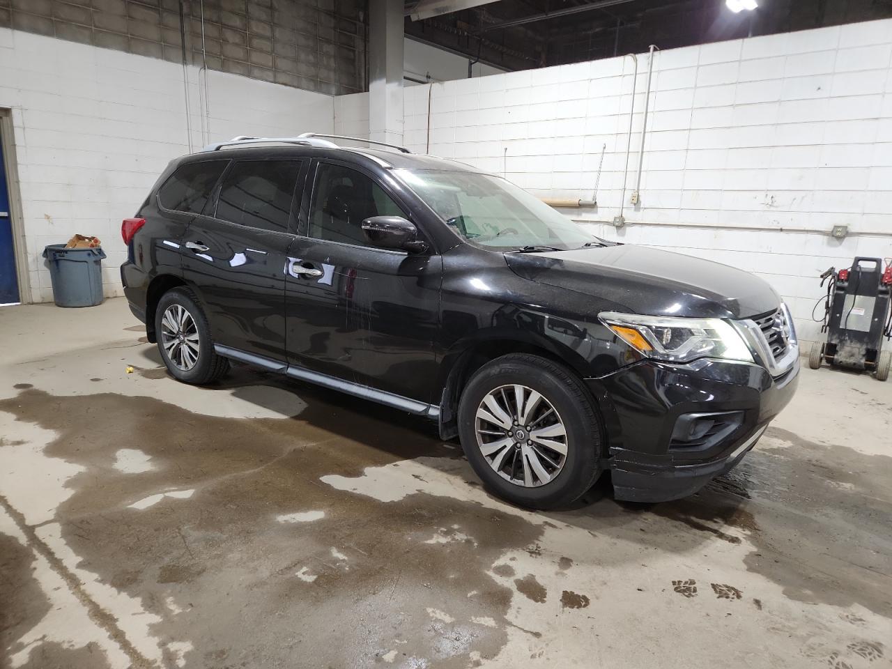 2019 Nissan Pathfinder - zdjęcie 4
