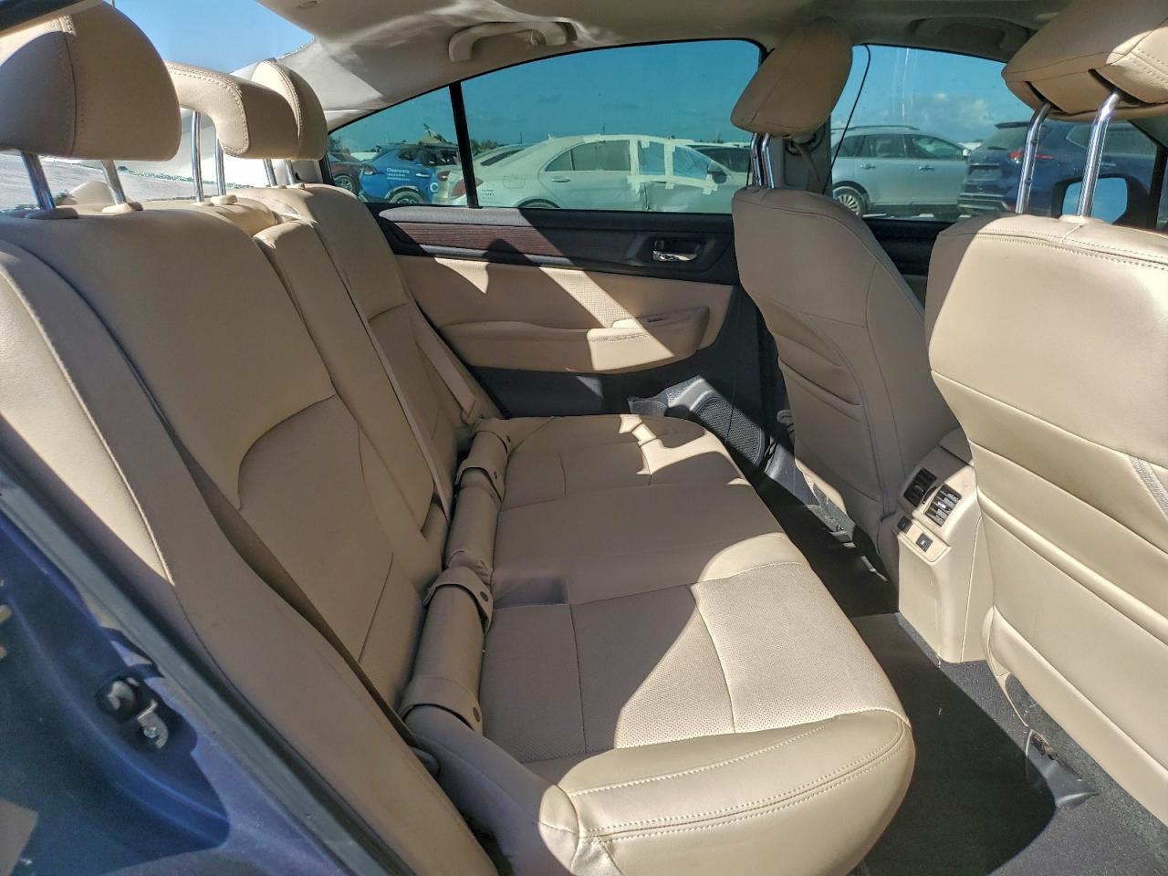 2016 Subaru Legacy - zdjęcie 10