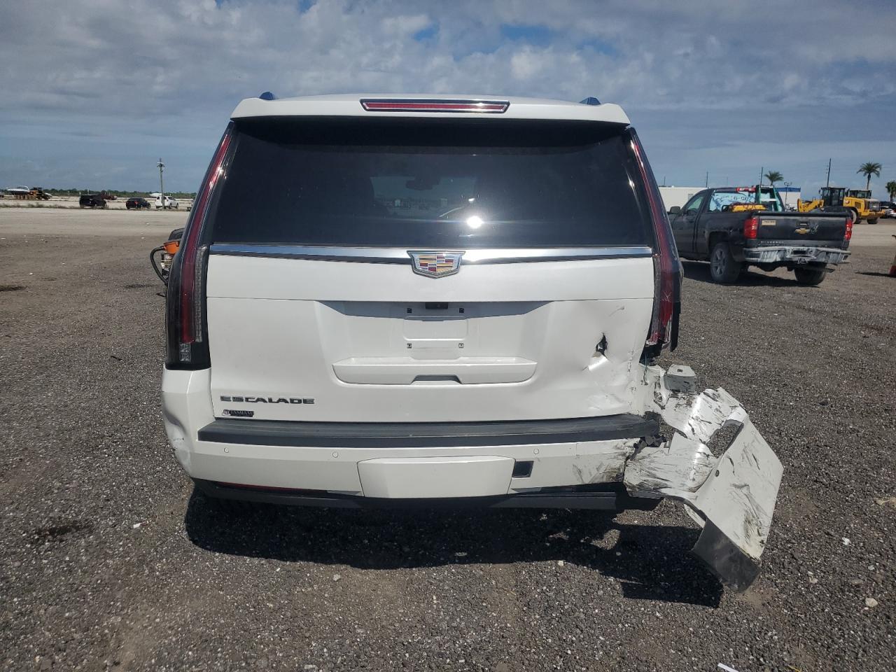 2017 Cadillac Escalade Premium Luxury - zdjęcie 6
