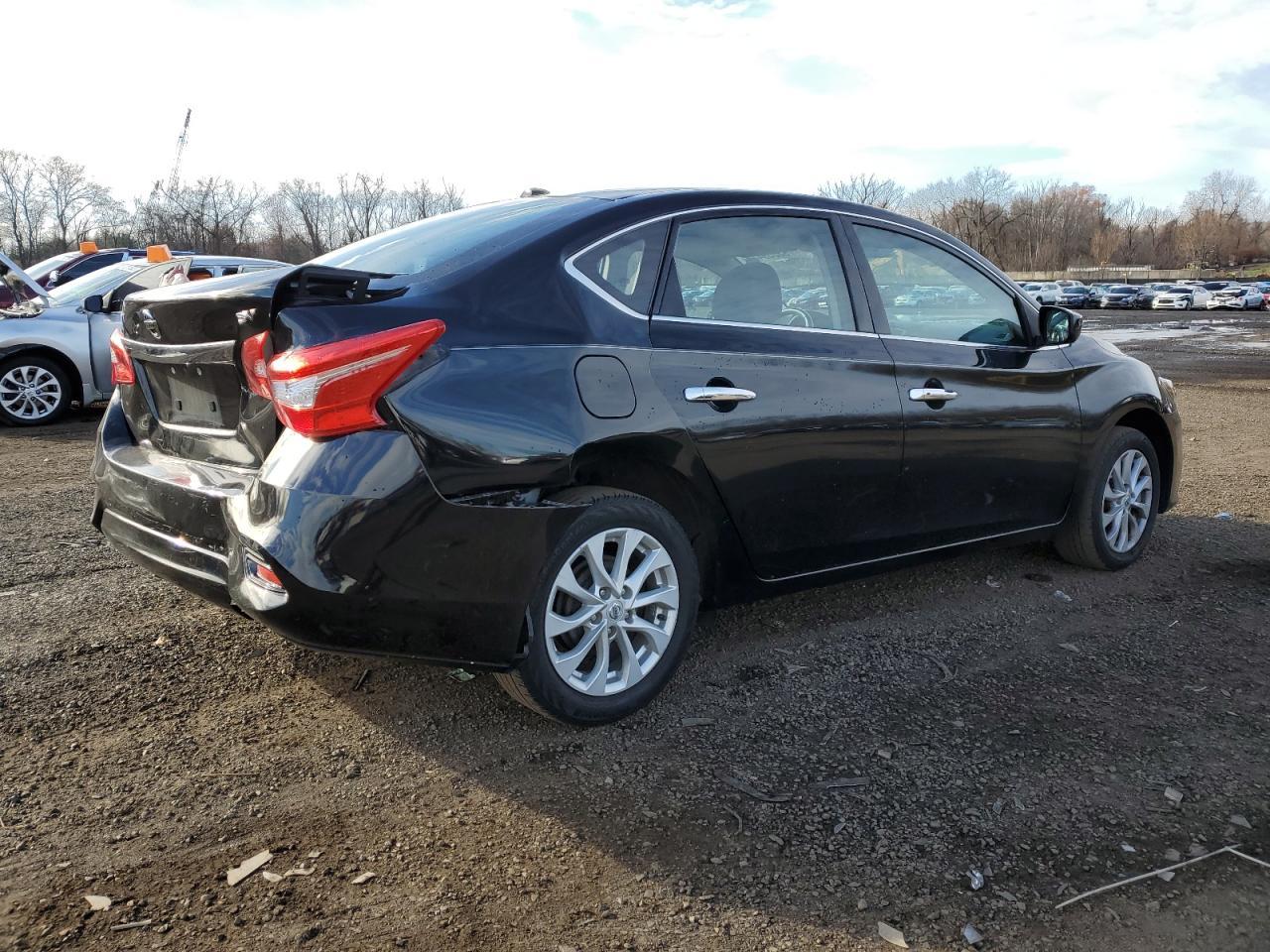 2018 Nissan Sentra - zdjęcie 3
