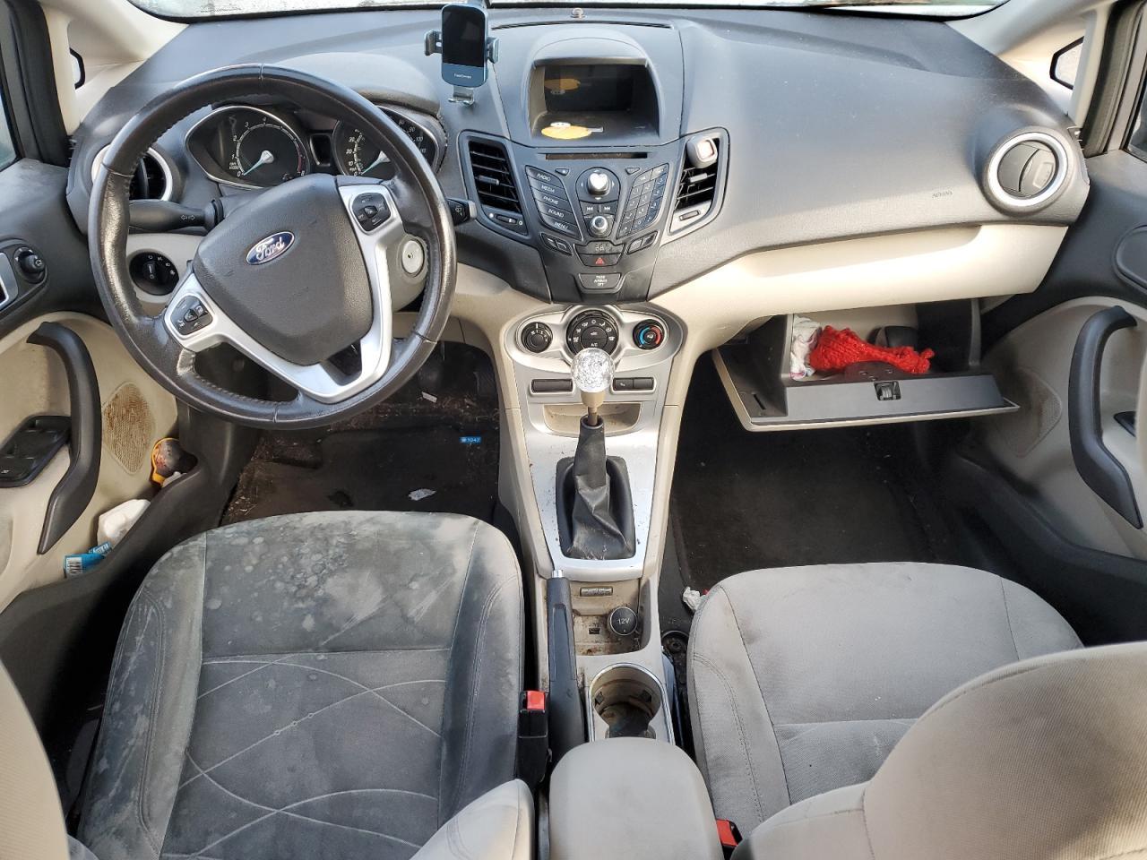 2014 Ford Fiesta Se - zdjęcie 8