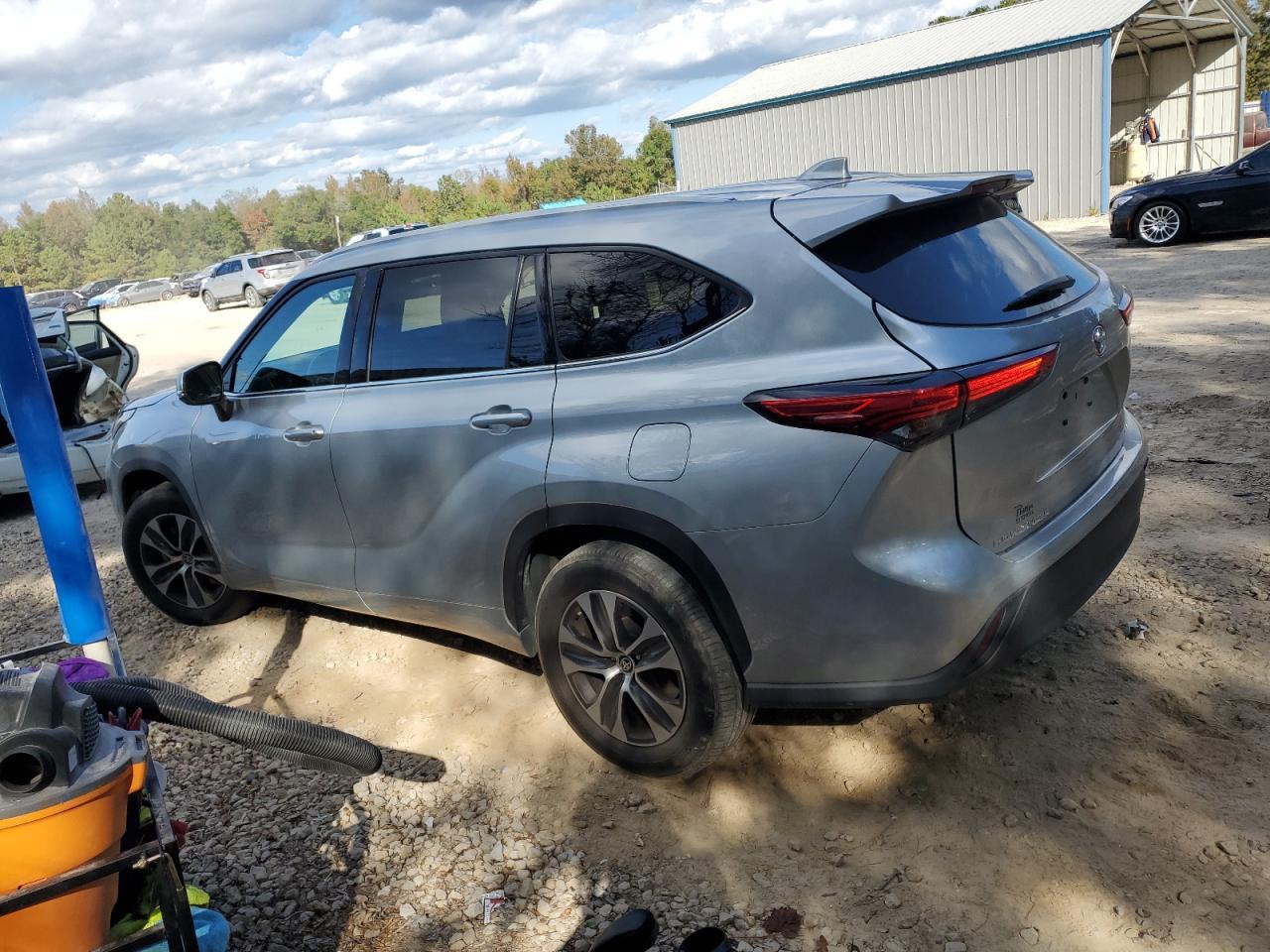 2022 Toyota Highlander - zdjęcie 2
