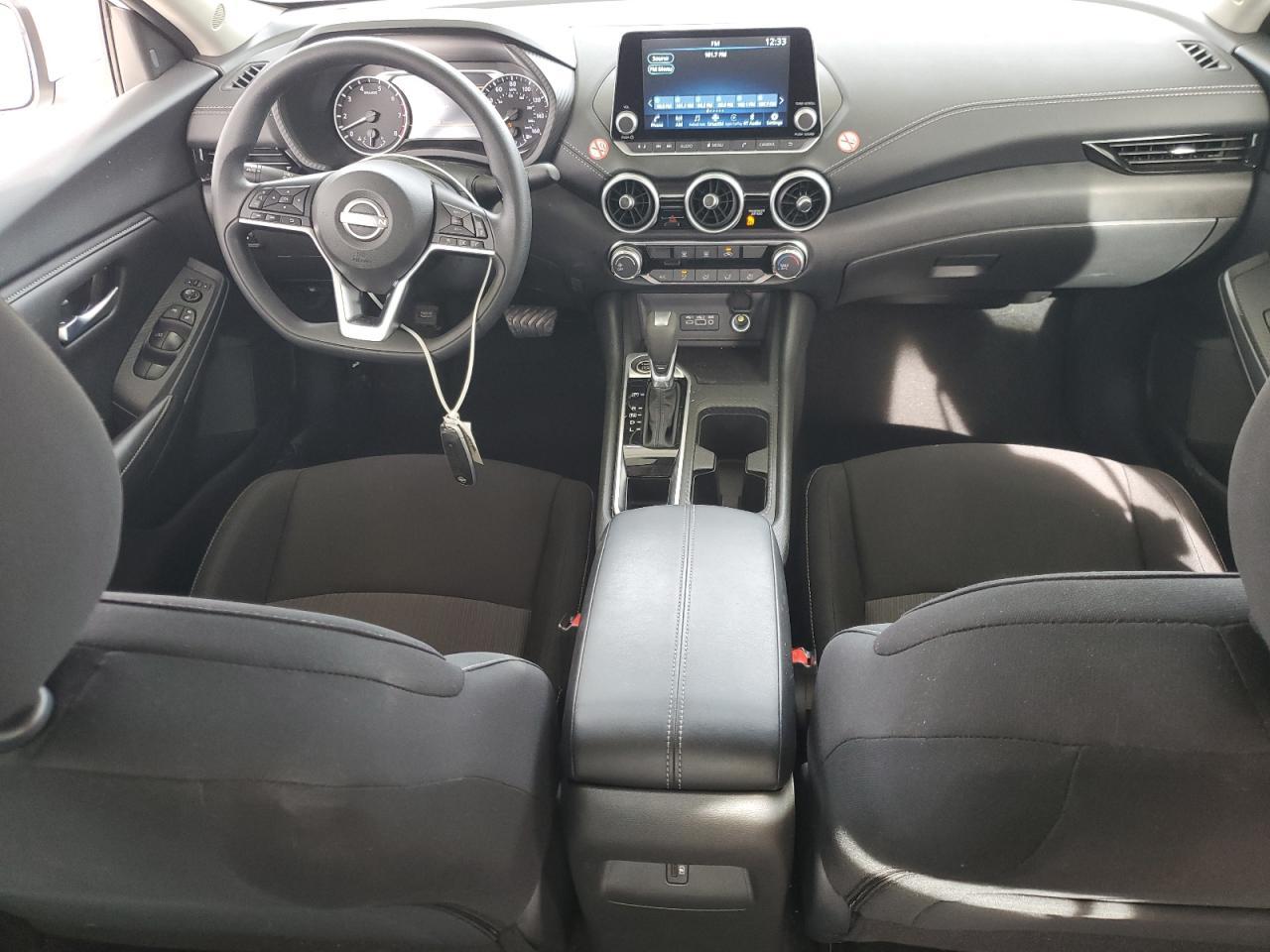 2025 Nissan Sentra - zdjęcie 8