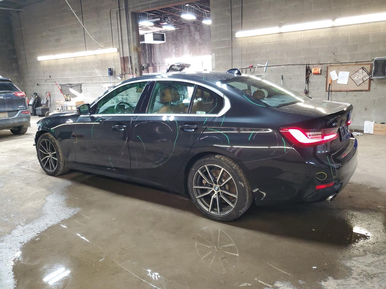 2020 BMW 330Xi - zdjęcie 2