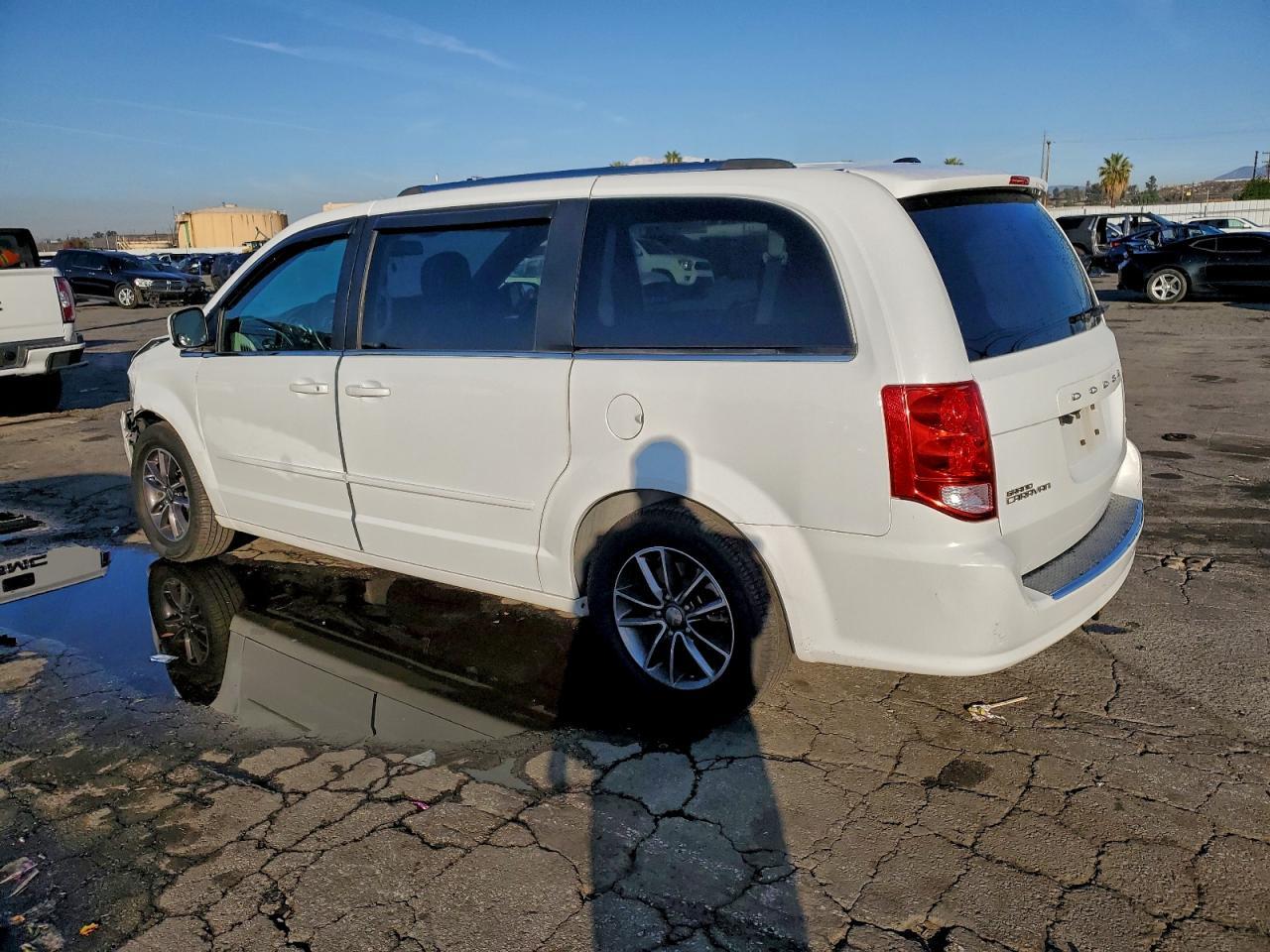 2017 Dodge Caravan - zdjęcie 2
