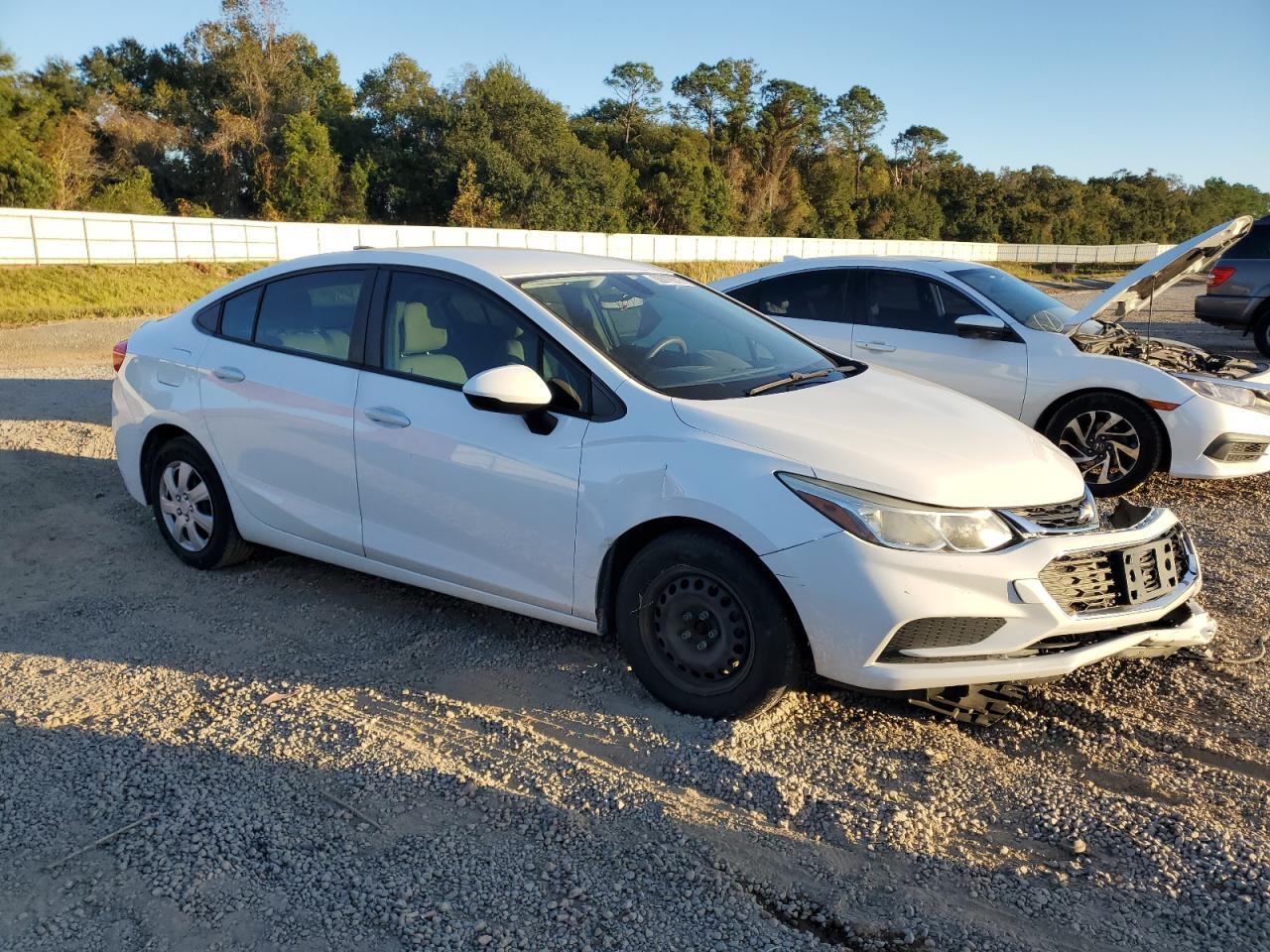 2017 Chevrolet Cruze Ls - zdjęcie 4