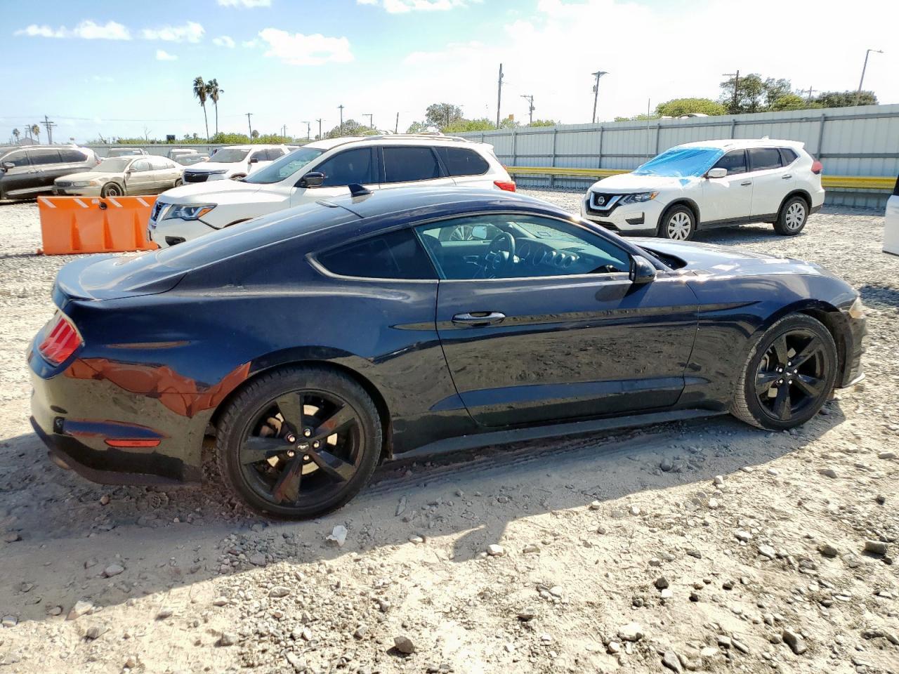 2021 Ford Mustang - zdjęcie 5