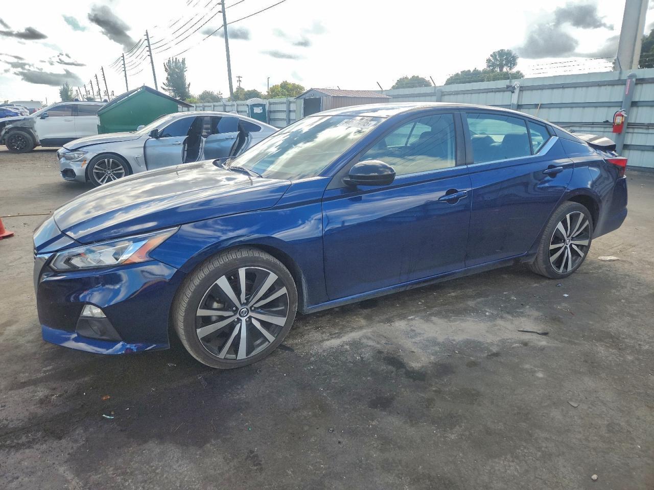 2022 Nissan Altima - zdjęcie główne