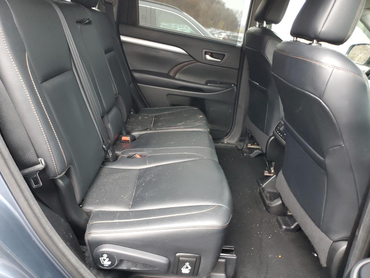 2017 Toyota Highlander - zdjęcie 11