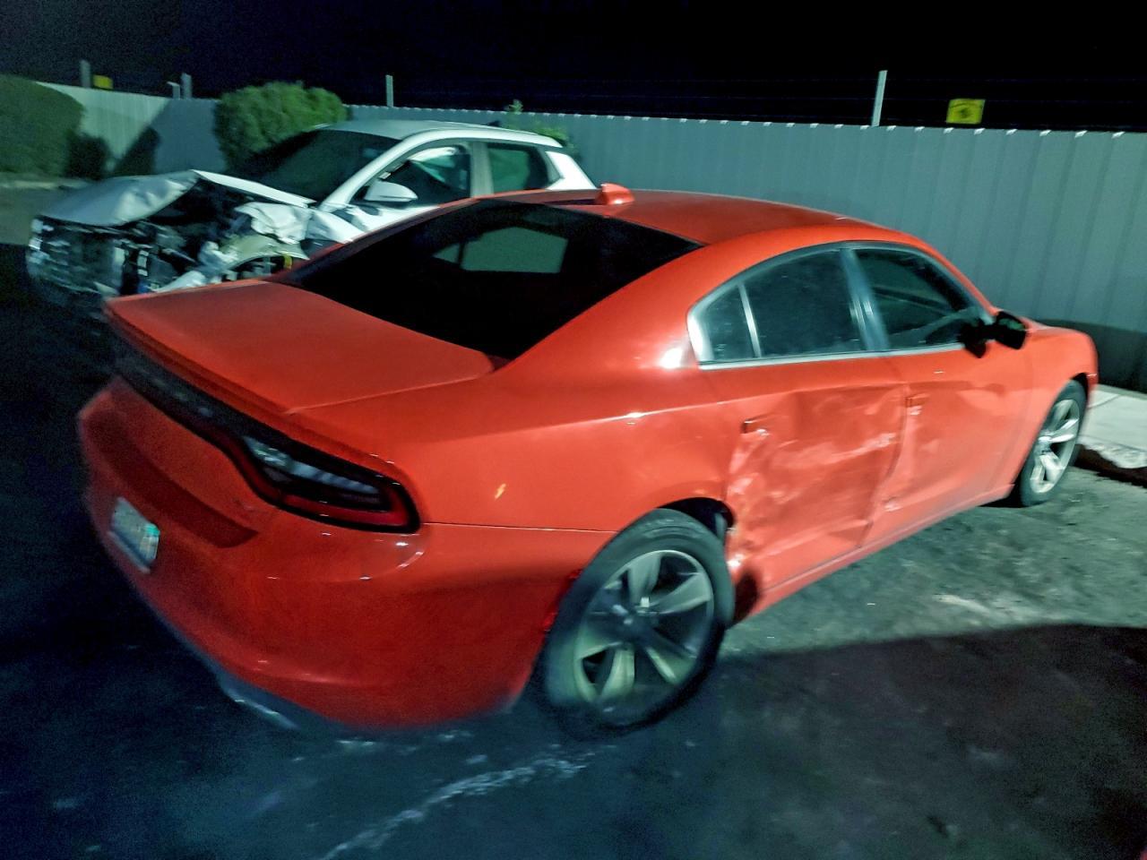 2016 Dodge Charger - zdjęcie 3
