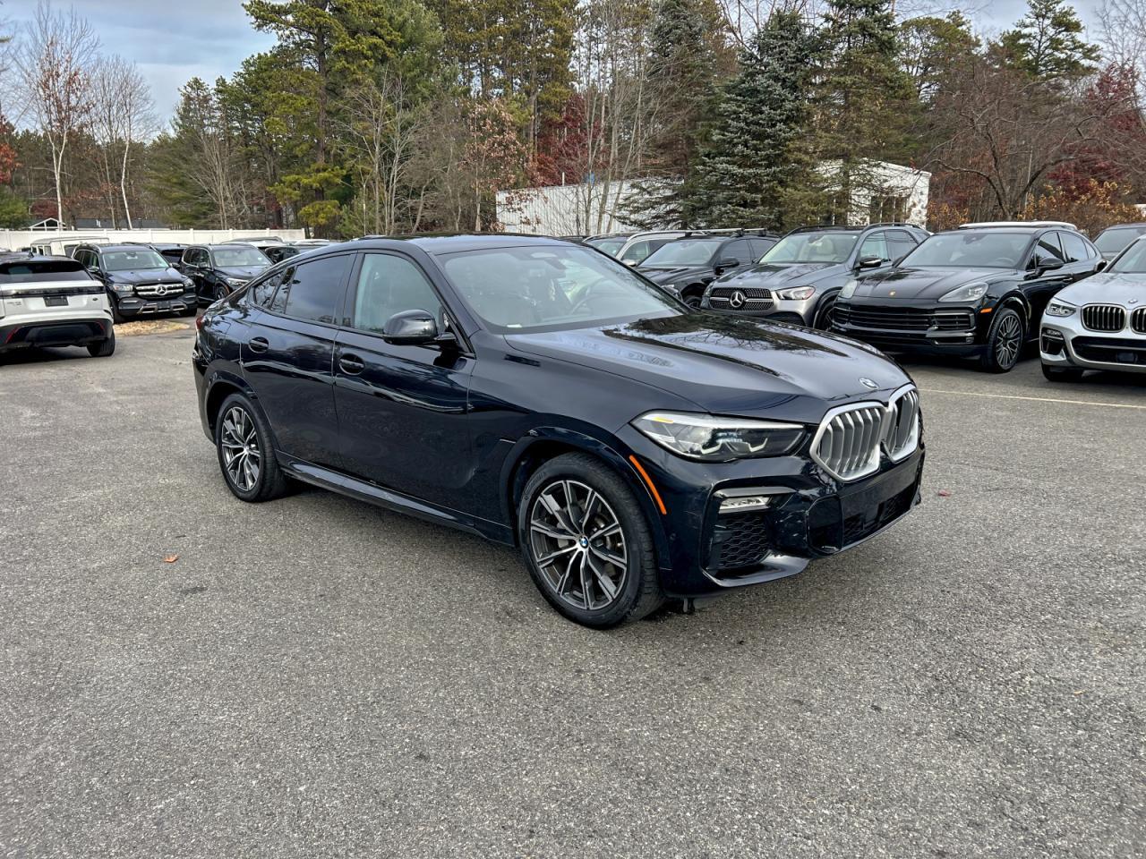 2021 BMW X6 - zdjęcie główne