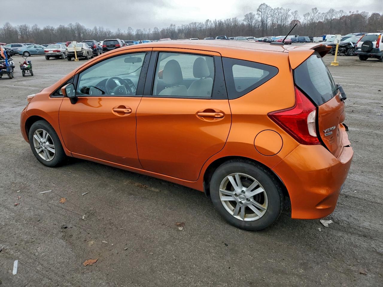 2017 Nissan Versa - zdjęcie 2