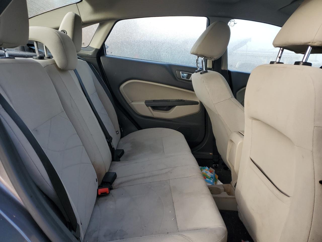 2014 Ford Fiesta Se - zdjęcie 10