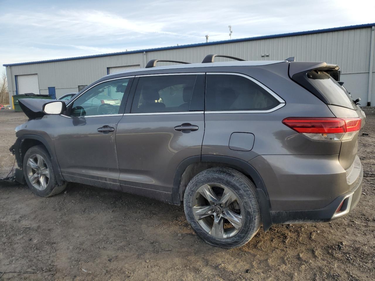 2018 Toyota Highlander - zdjęcie 2