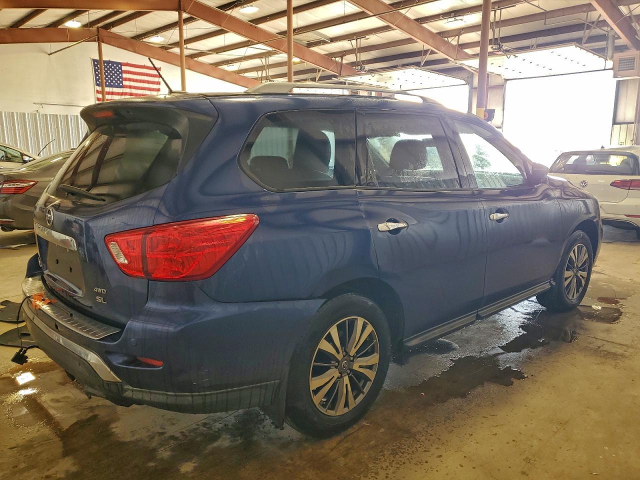 2017 Nissan Pathfinder - zdjęcie 3