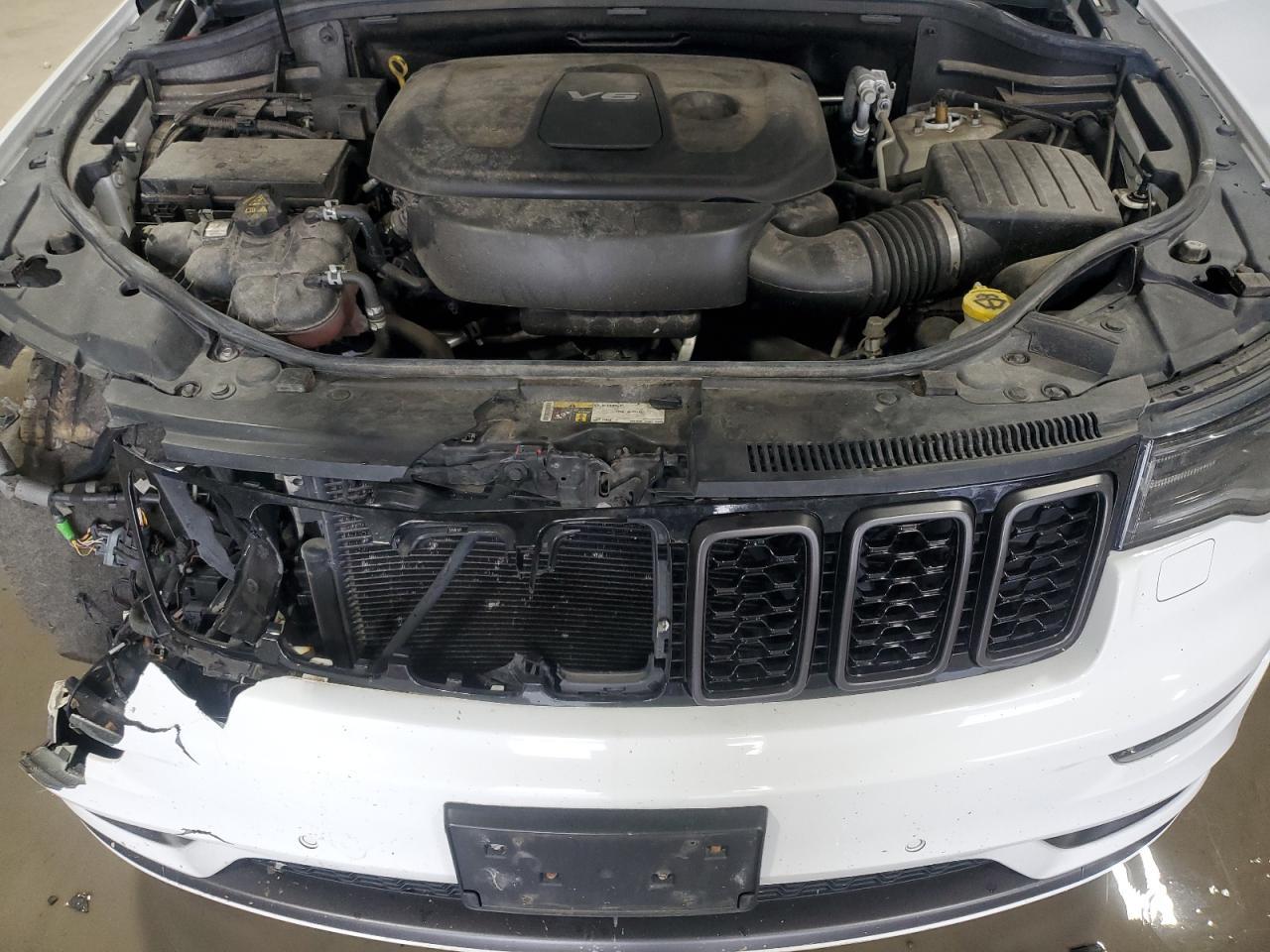 2018 Jeep Grand Cherokee Overland - zdjęcie 12