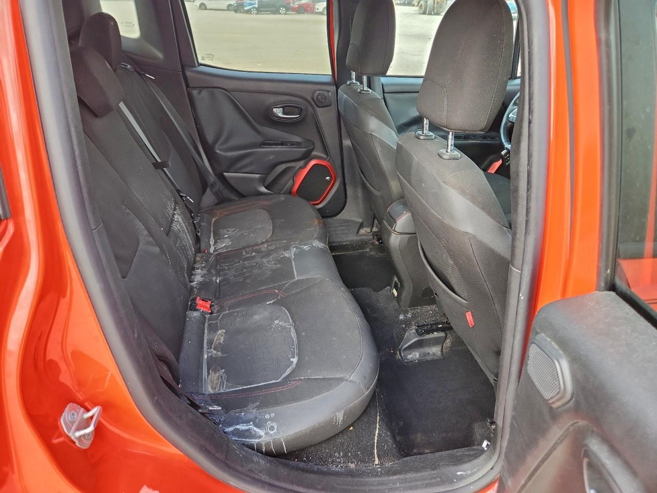 2016 Jeep Renegade - zdjęcie 11