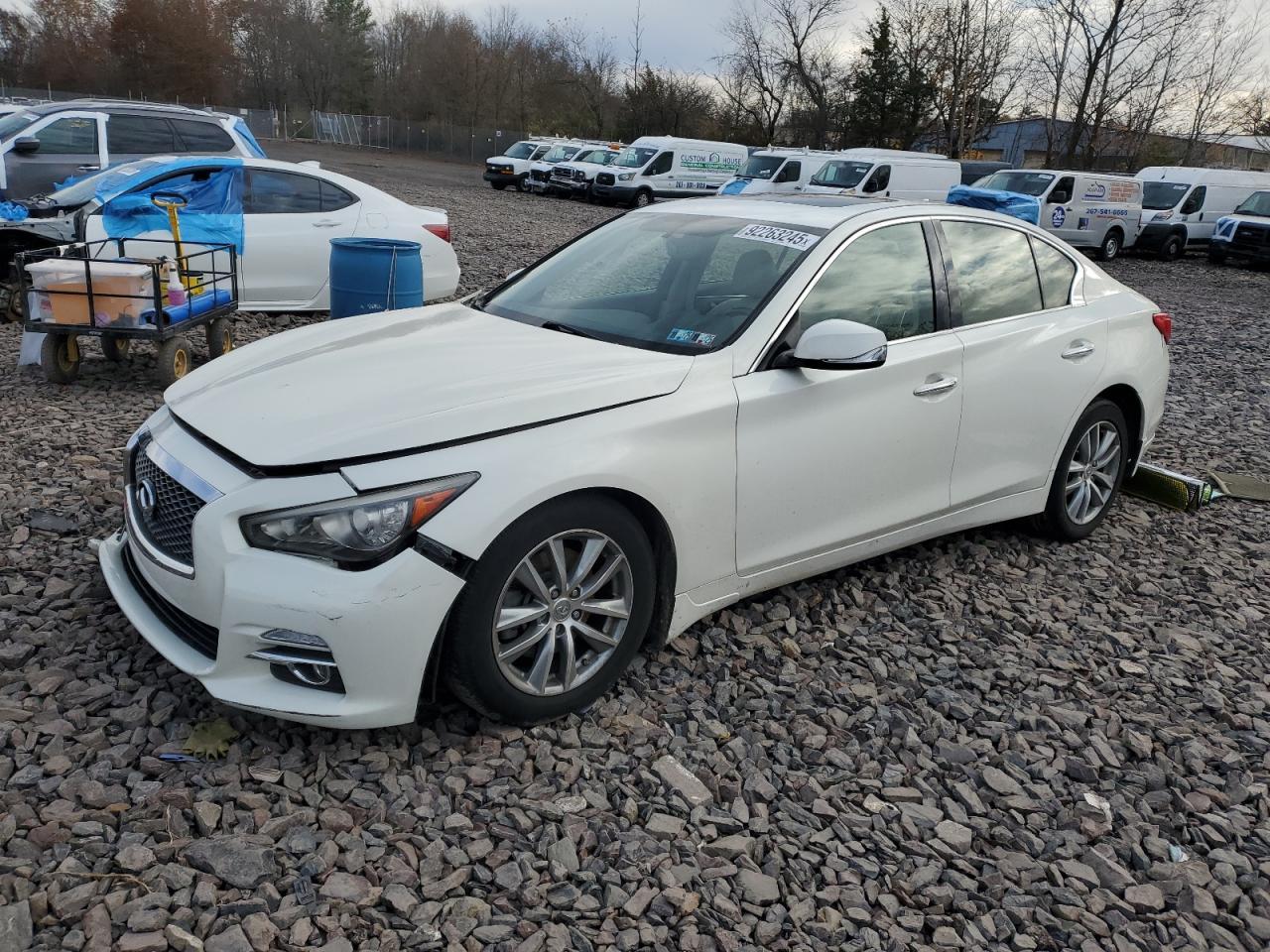 2015 Infiniti Q50 - zdjęcie główne