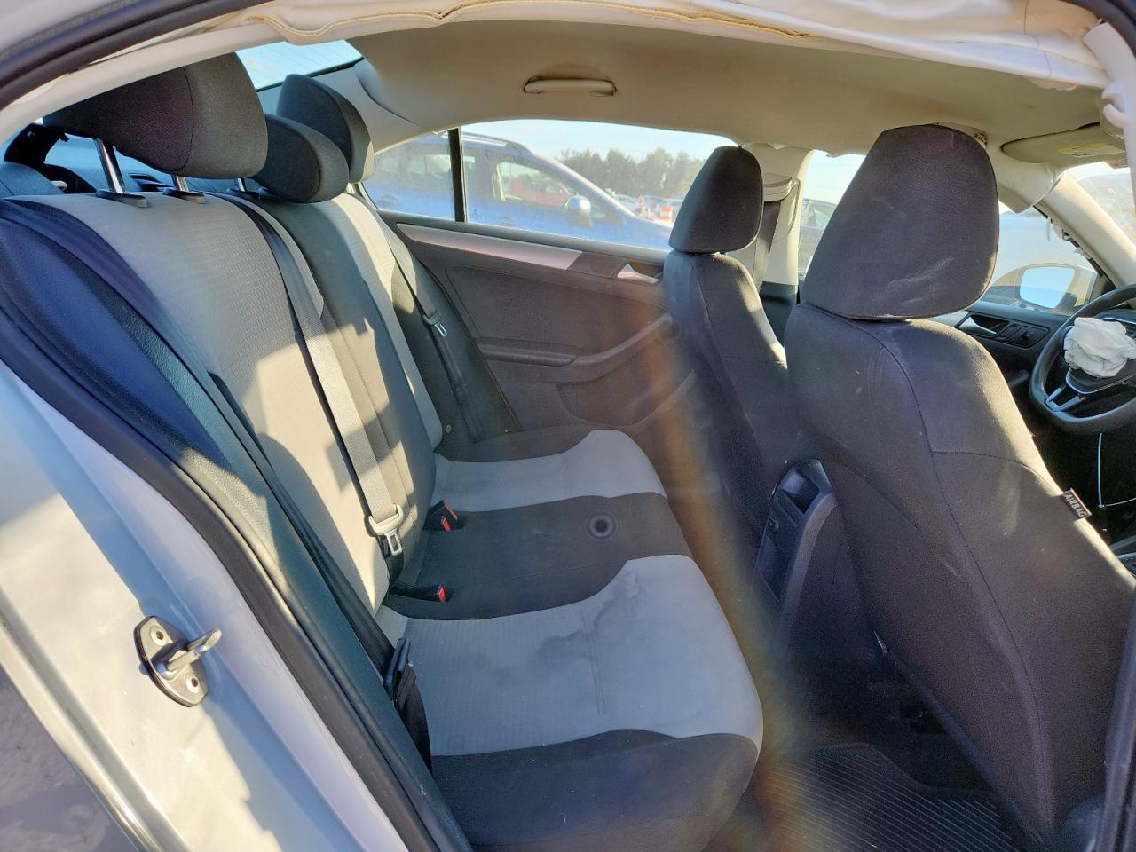 2017 Volkswagen Jetta - zdjęcie 10